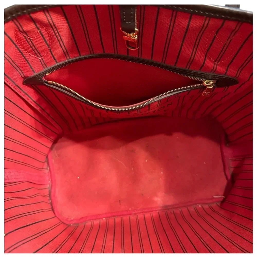 Louis Vuitton Iconic Neverfull MM - Picture 7 of 10